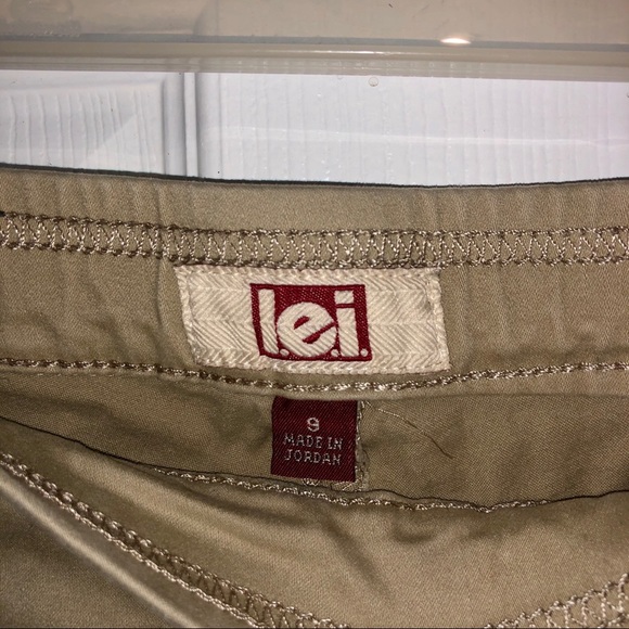 Khakis Colored l.e.i Capris - Picture 5 of 5